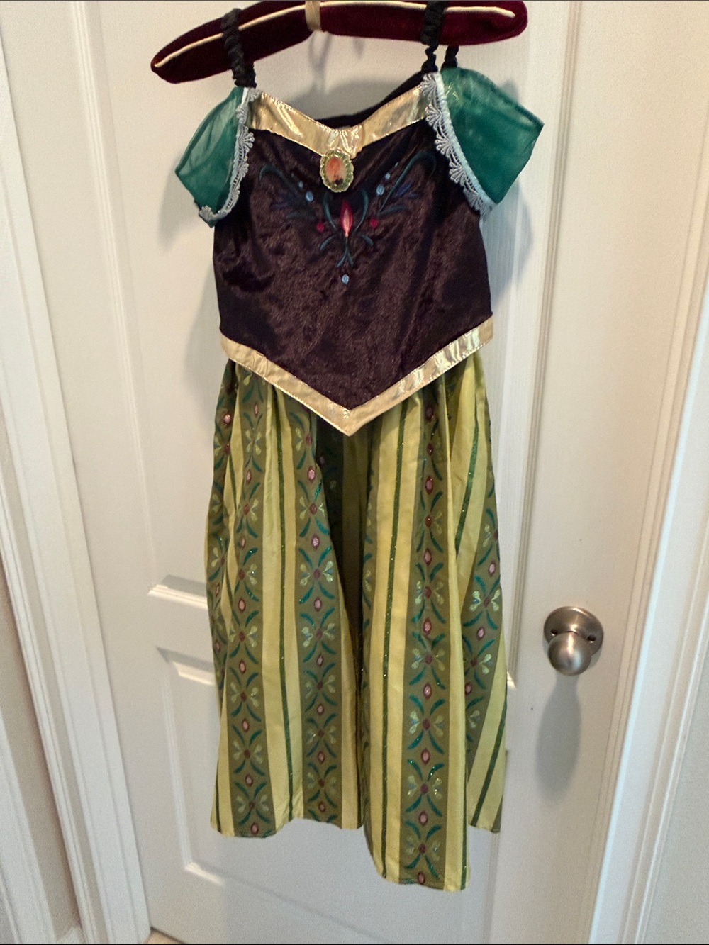 Disney’s Anna from frozen Girls size 1012 Green Princess Costume Dress